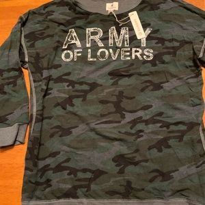 Sundry Tops - Army of Lovers Sundry Sweatshirt. Sundry Tops - Army of Lovers Sundry Sweatshirt.